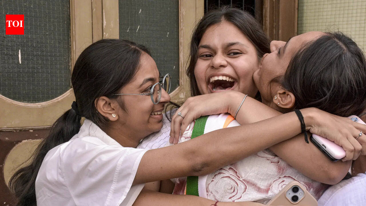 जीएसईबी एसएससी परिणाम 2026: लड़कियों ने लड़कों को 8% से अधिक पीछे छोड़ दिया, पिछले वर्षों की तुलना में अंतर बढ़ गया