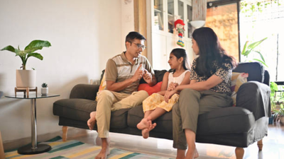 5 ways a parent's anxiety quietly transfers to their child and how to stop it