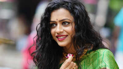 Kannada actress Amrutha Ramamoorthi opens up on struggles, mental health and harsh realities of serial sets