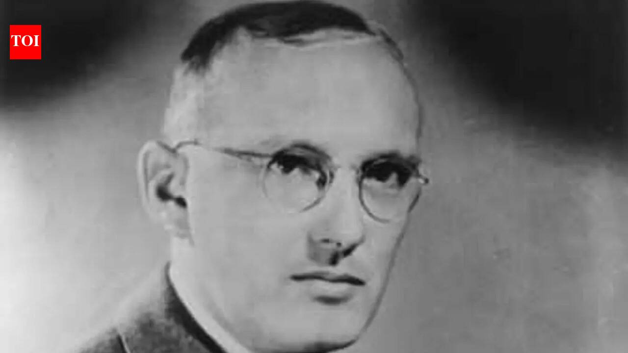 In 1933, Bell Labs engineer Karl Jansky followed a faint radio hiss, and this discovery opened the door to radio astronomy
