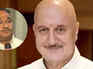 Anupam Kher hilariously reacts to Samik Bhattacharya's 'sar pe baal aajayenge' jibe