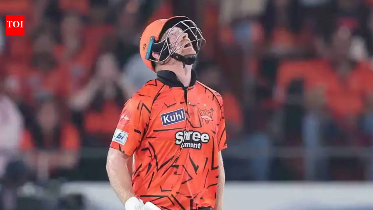 IPL Live Score: Iyer under pressure after openers depart early in 236 chase