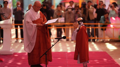 Robot monk Gabi takes Buddhist vows astatine  Seoul's Jogyesa Temple