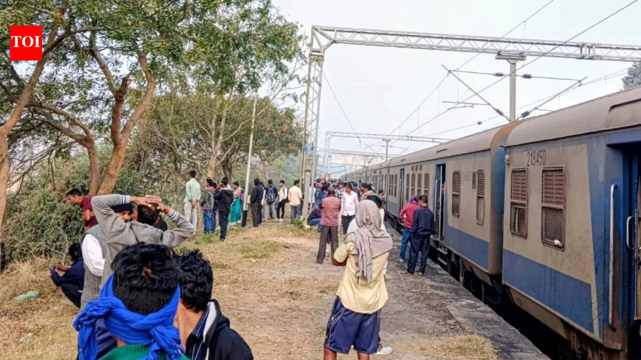 Commuters rue delay of trains in letter to PM, rly minister