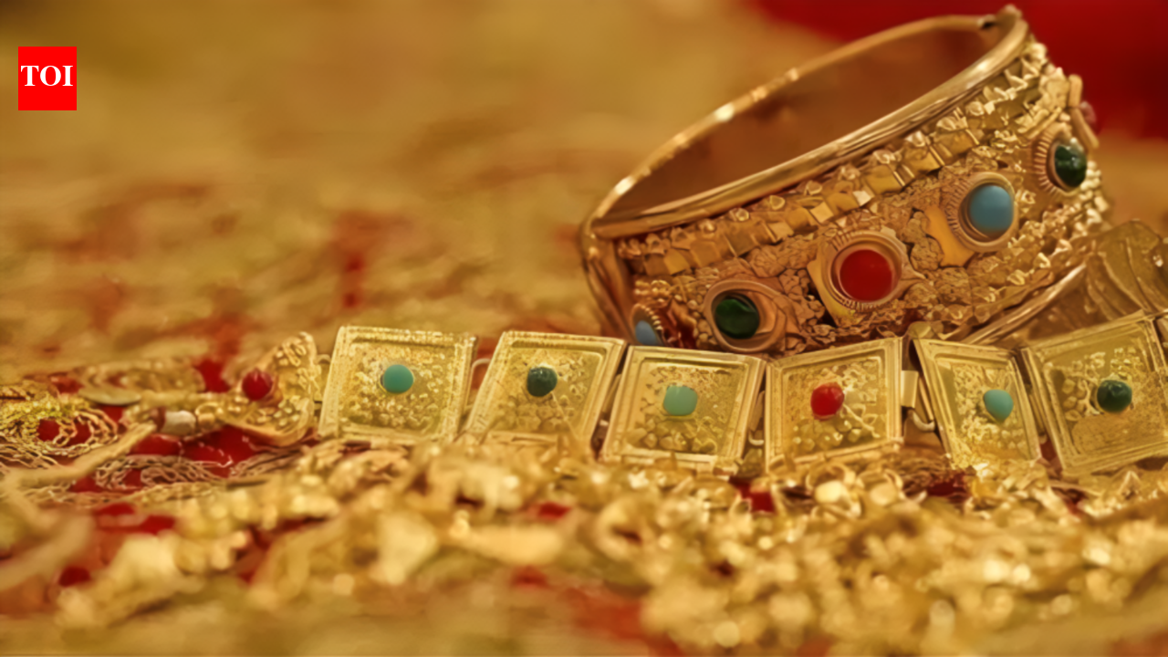 Jewellery worth Rs 20 lakh looted from shop in Siwan