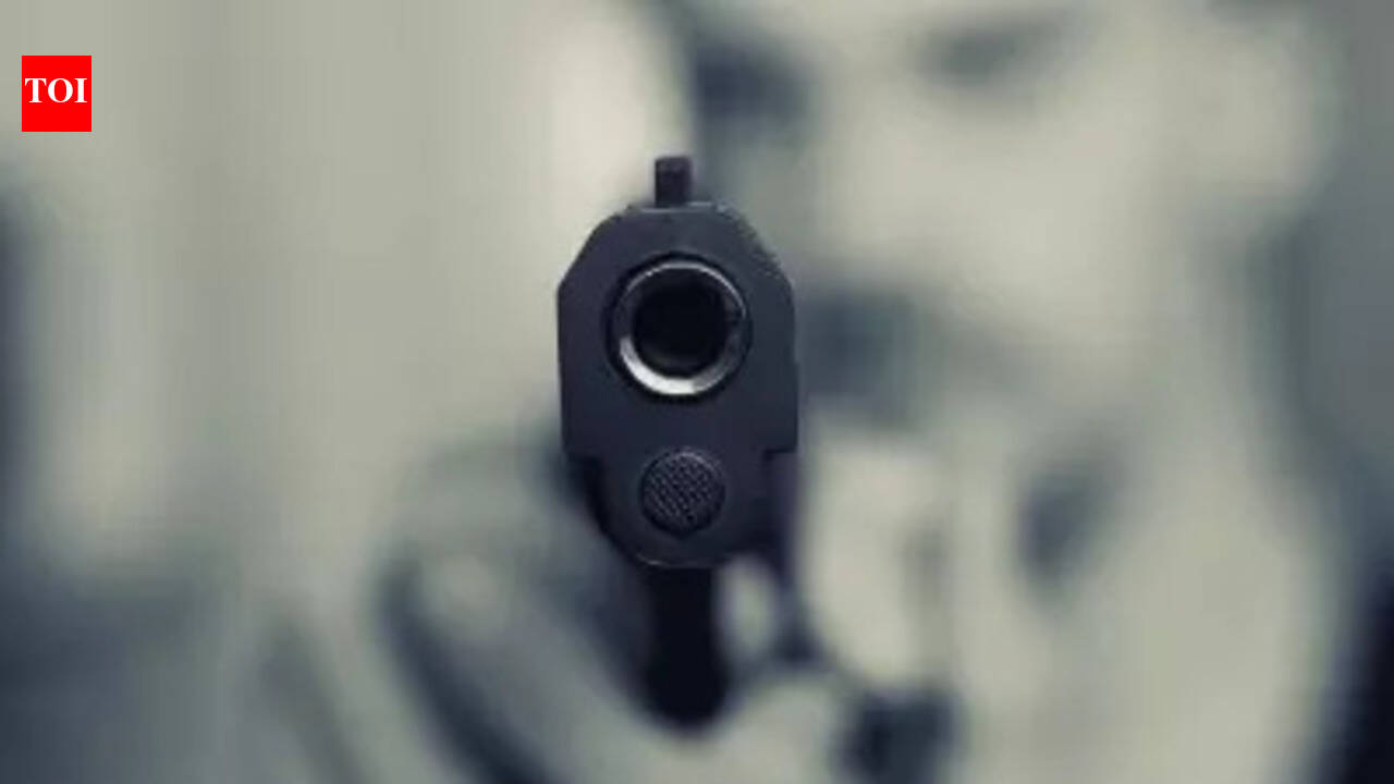 Youth shot at over trivial issue in Buxar