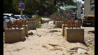 Over a year on, footbridges on Sohna Road yet to rise beyond foundations