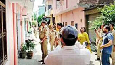 Kolkata cops crack the whip after bulldozer run