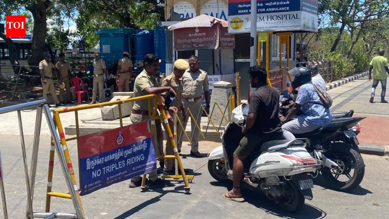 Chennai deploys forces at Marina Beach, blocks key access points