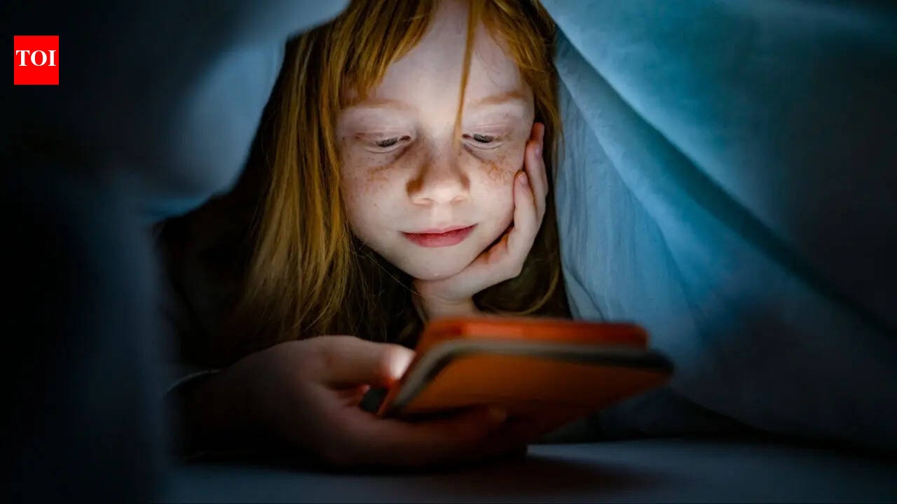 What is the right age for your child's first smartphone? Parenting experts answer