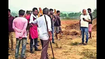 Nirsa MLA, locals thwart attempt to encroach government land in Dhanbad