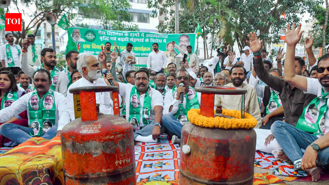 JMM protests hike in cooking gas prices