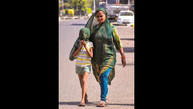 Ahmedabad sizzles again as mercury hits 43.2°C after brief break on May 7, Thursday