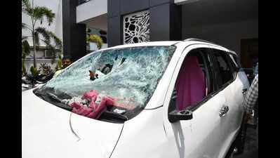BJP workers vandalise BRS MLA’s office over remarks against Bandi