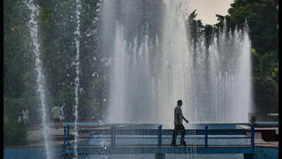 Dry spell raises night temp in Gurgaon, IMD sees no change soon