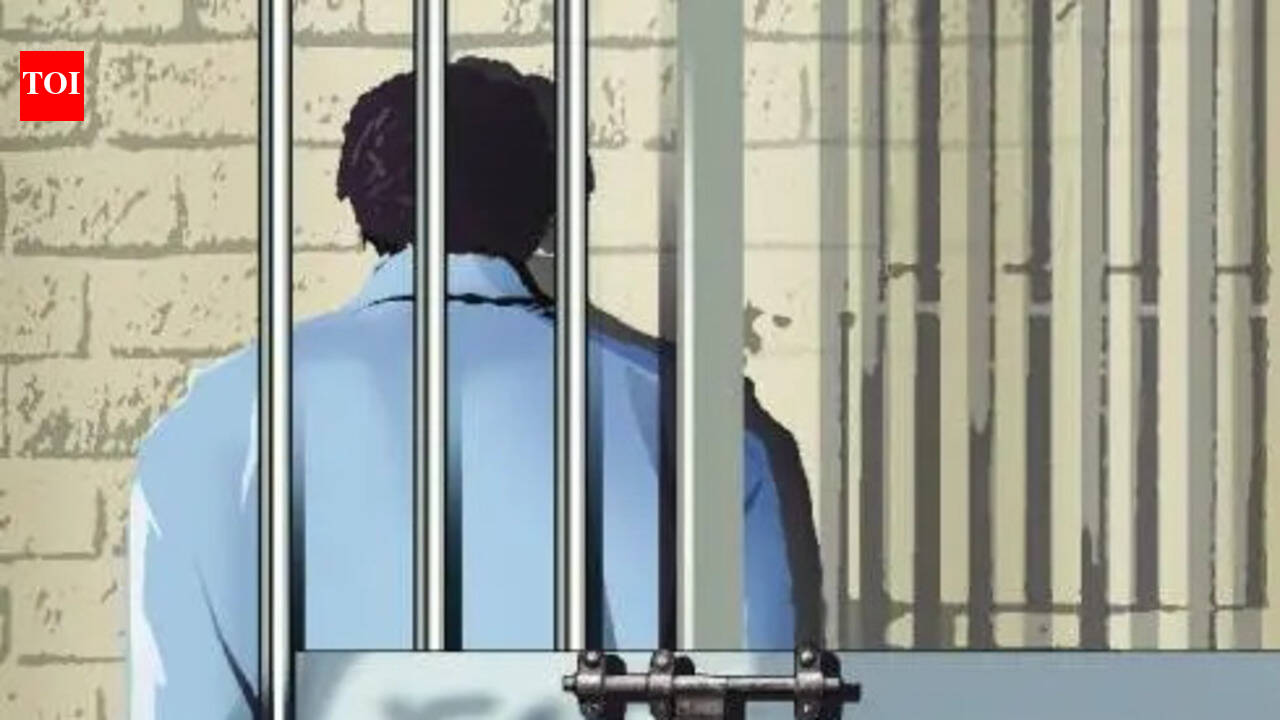 Family of four gets life term for teacher-son murders in Bankura ...