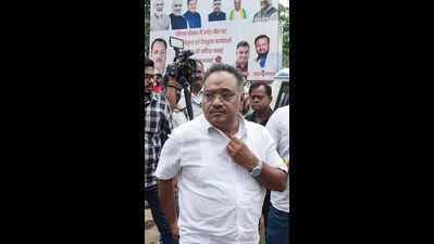 Suvendu urges peace, Samik rips into TMC
