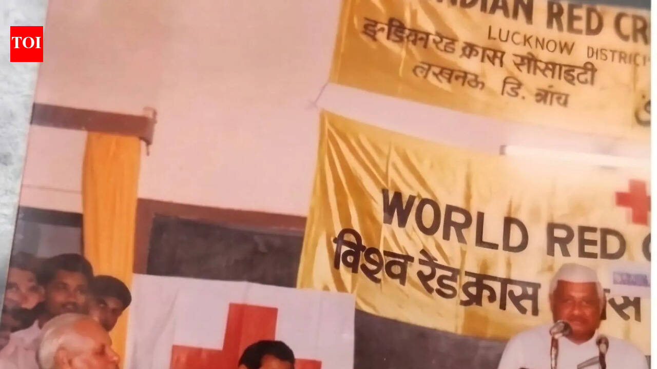 Red Cross: Insignia of peace and aid in times of distress of humanity