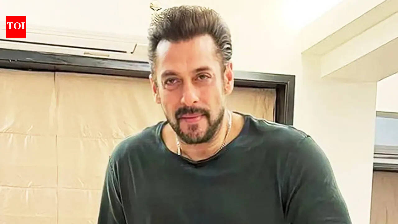 Salman Khan shows off lean new look; actor's weight loss leaves fans excited for next with Nayanthara- PICS