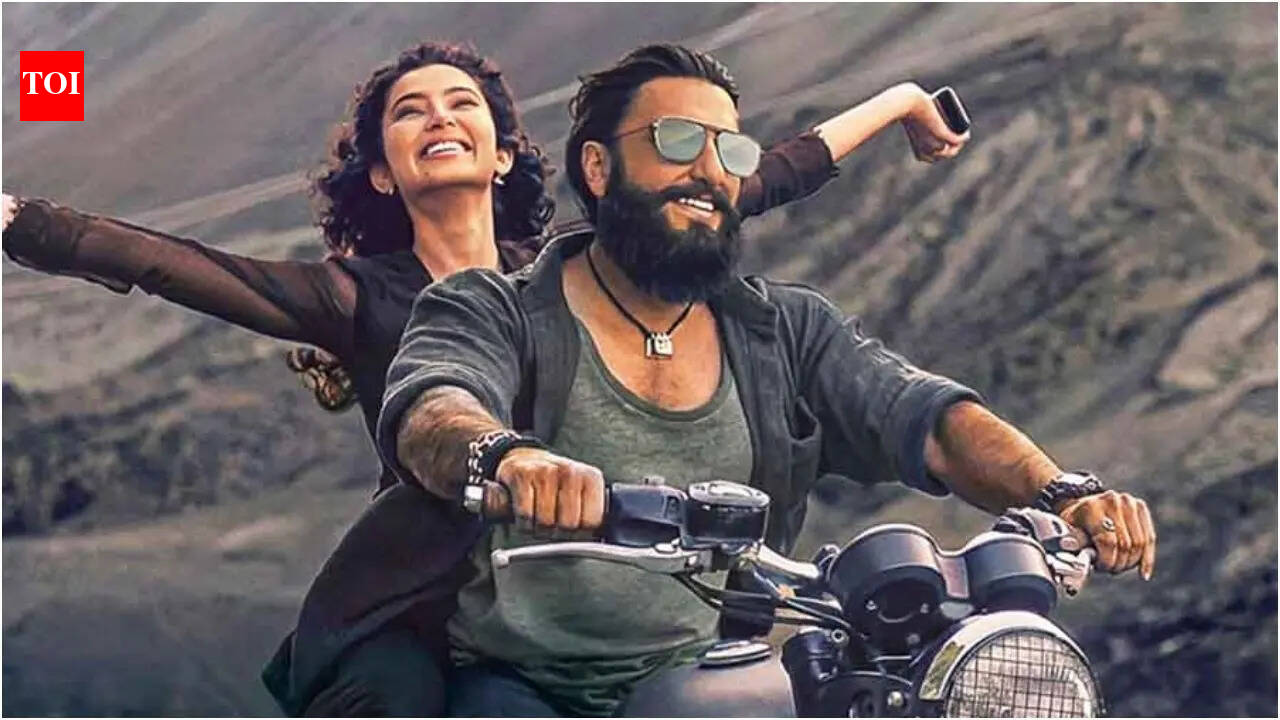धुरंधर 3: क्या बन रही है ‘धुरंधर 3’? निर्माता ने प्रमुख संकेत दिया, प्रशंसकों को अनुमान लगाने पर मजबूर कर दिया | हिंदी मूवी समाचार
