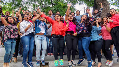 Maharashtra SSC 2026: Girls outperform boys by 5.40 percentage points as gender gap persists across state