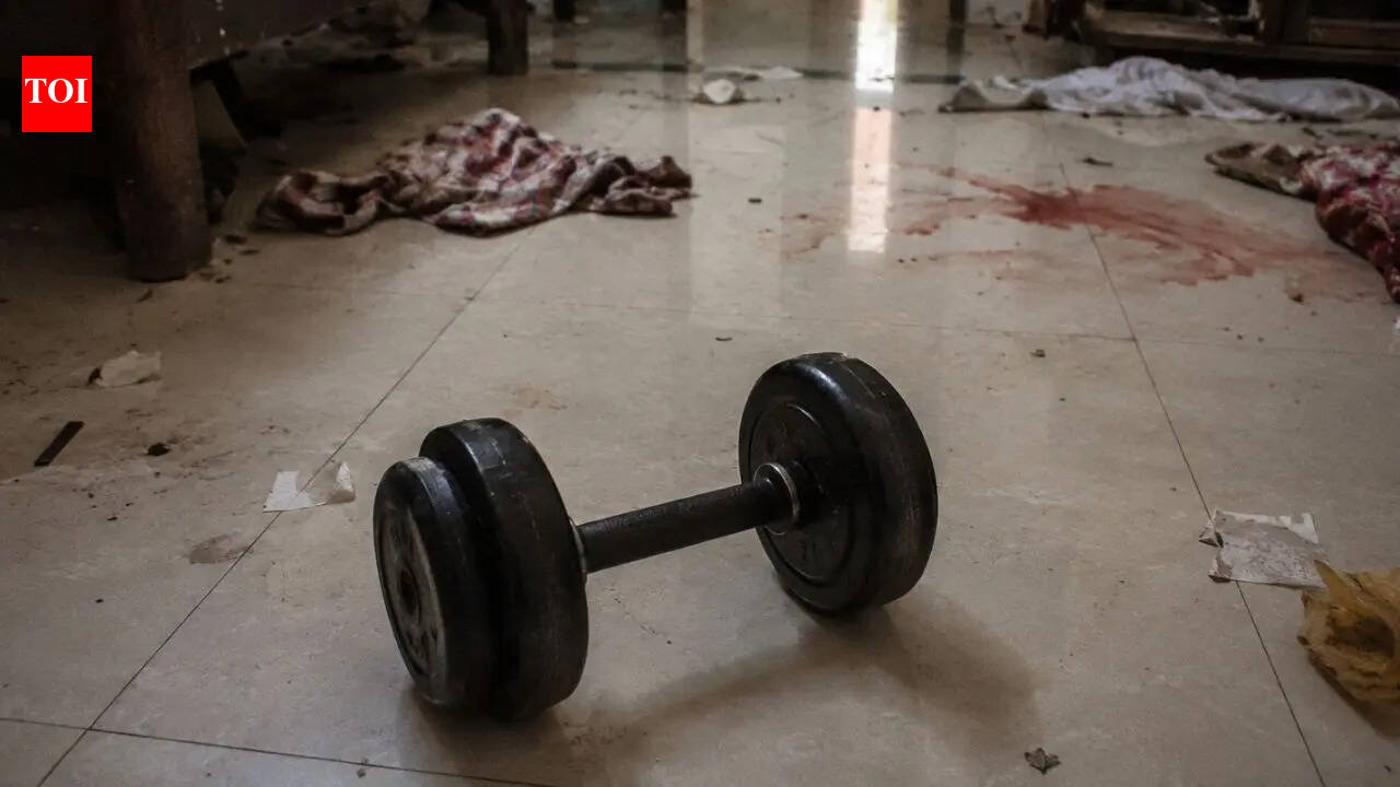 Man kills wife with dumbbell in Hyderabad after suspecting her of talking to unknown persons on phone
