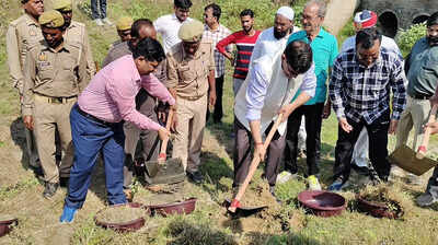 Pilibhit admin launches drive to restore Gomti river’s natural flow