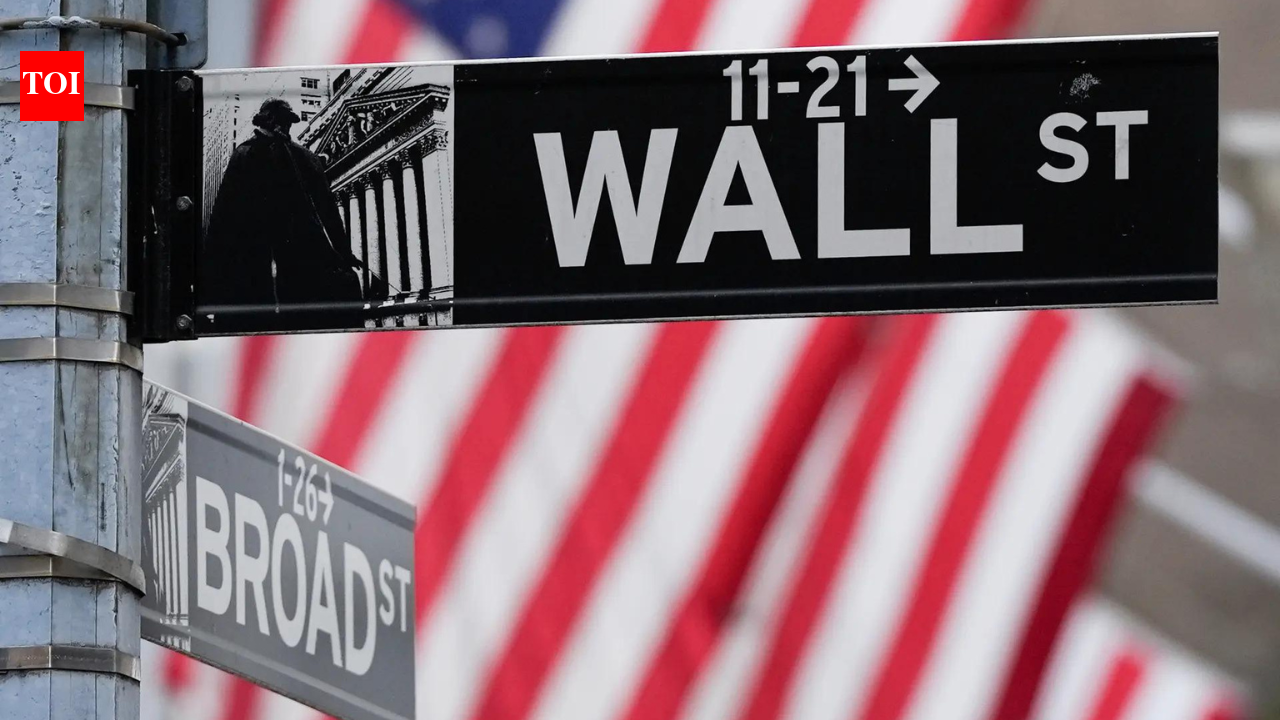 US stocks rise toward record highs as strong jobs data boosts investor confidence