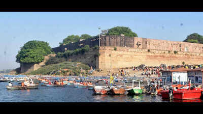 Life jackets must, no night rides: Sangam safety overhaul after Mathura, MP tragedies