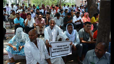 2021 batch SI probationers protest in Jaipur as recruitment gets scrapped