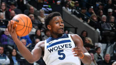 Anthony Edwards injury update: Is Timberwolves star playing Game 3 tonight against Spurs?