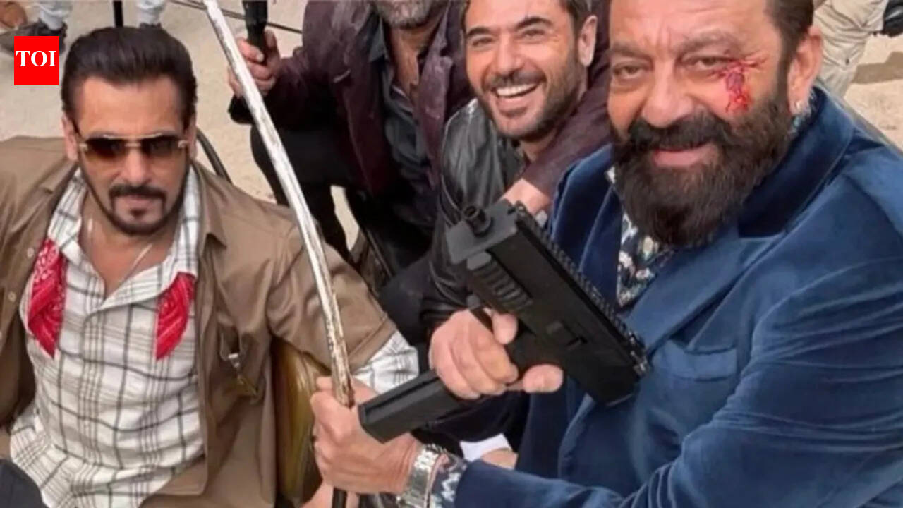 Salman-Sanjay goof around on '7 Dogs' sets - PICS