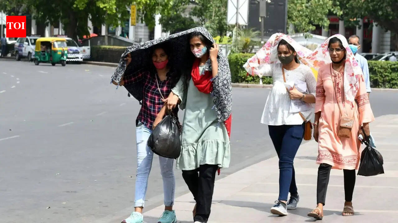 Mumbaikars get hot under the collar amid recurring power cuts