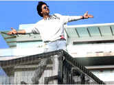 &lsquo;Order aya hai SRK ke naam ka&rsquo;: Delivery boy rushes to meet King Khan