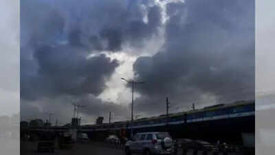 Delhi weather: IMD issues yellow alert, forecasts rain and thunderstorm from Monday