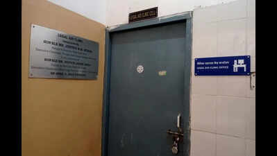 Students object to omission of Punjabi from new PU signboards