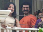 Vijay Deverakonda meets fans outside his home with wife Rashmika Mandanna on birthday; the couple&rsquo;s sweet moment goes viral