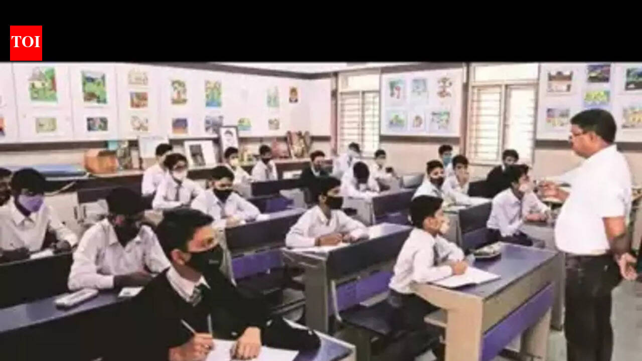 दिल्ली सरकार ने बोर्ड परीक्षा के प्रदर्शन को बढ़ावा देने के लिए कक्षा 9, 10 और 12 के लिए ग्रीष्मकालीन उपचारात्मक कक्षाओं का आदेश दिया
