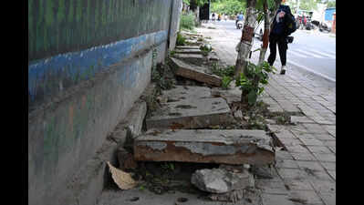 Traffic, debris and poor lighting trouble Canal Road residents