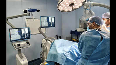 SGPGI gets O-arm system for advanced spinal surgery