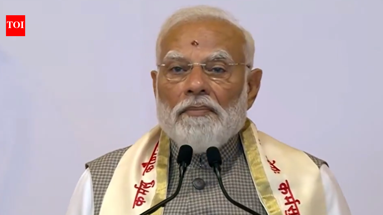 Congress a ‘parasite’, says PM Narendra Modi; targets DMK split
