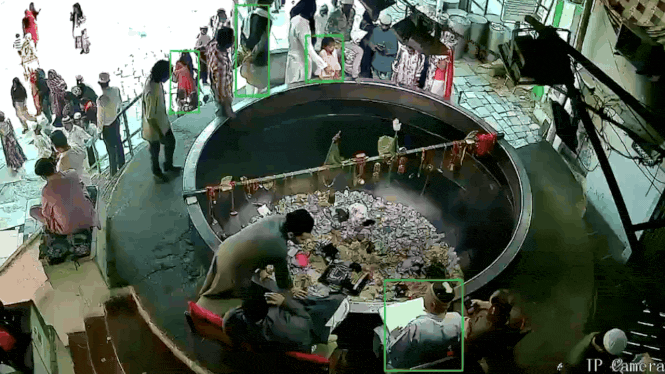 Watch: Youth jumps into 'Badi Deg' at Ajmer Sharif Dargah, beaten up by crowd