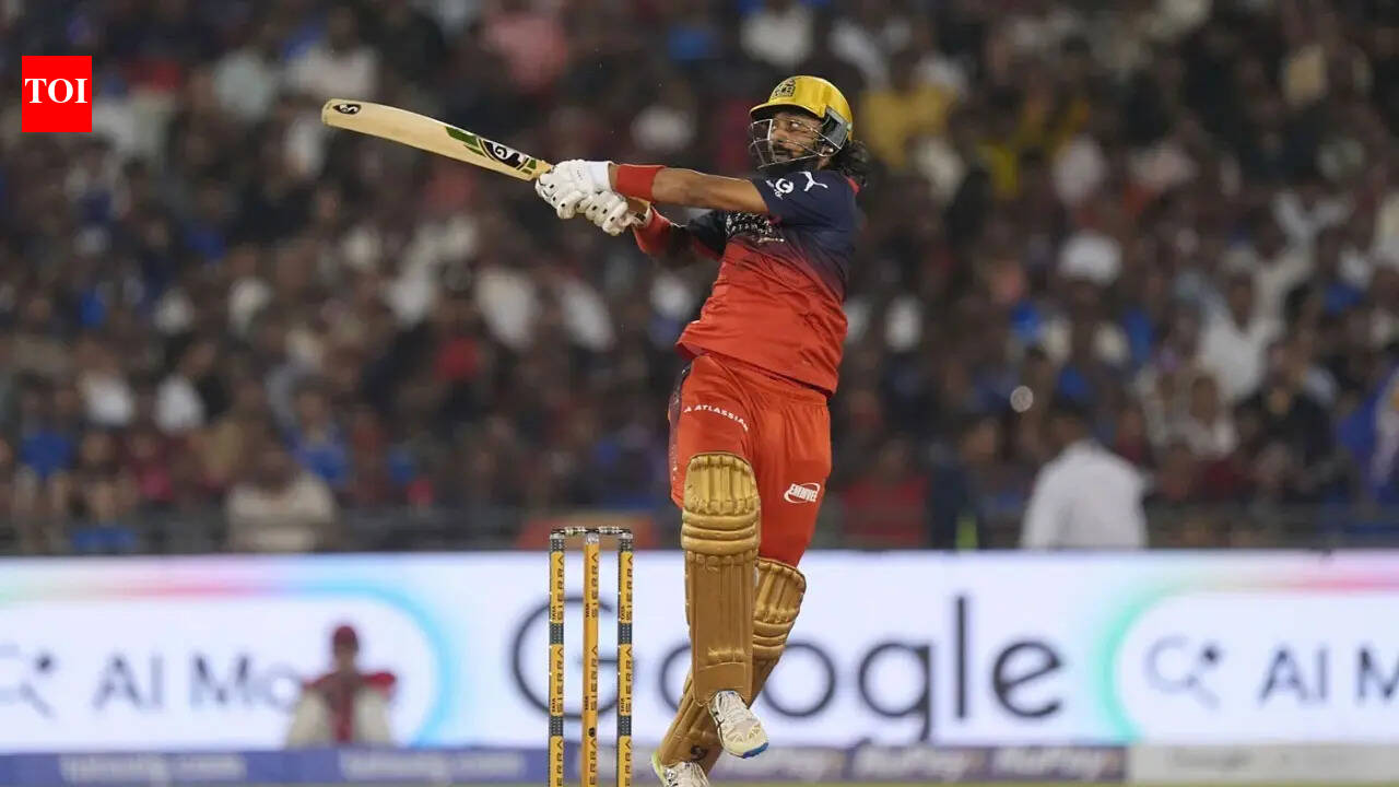 IPL Live: RCB lose Kohli, Patidar, Padikkal inside Powerplay vs MI