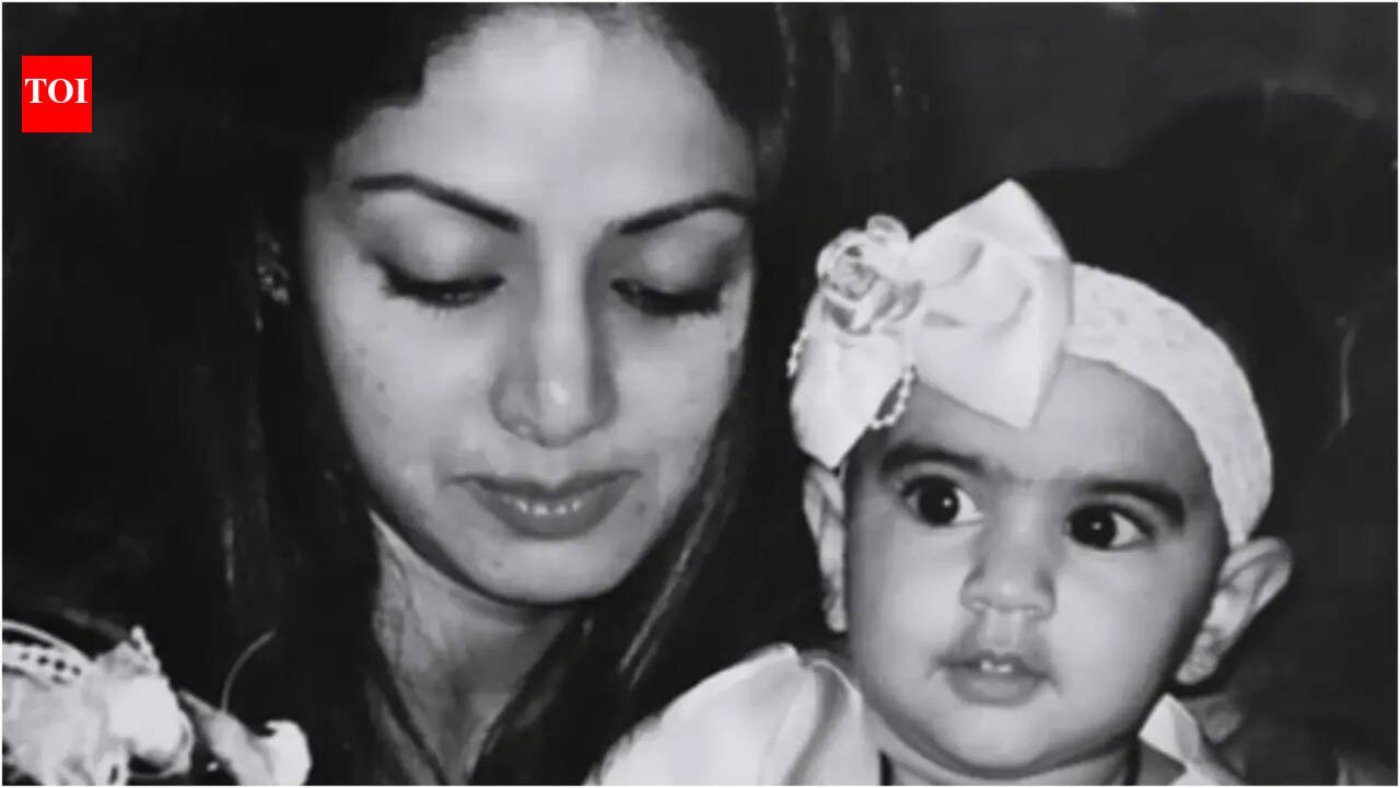 Khushi Kapoor remembers mom Sridevi with some unseen pics with the legend