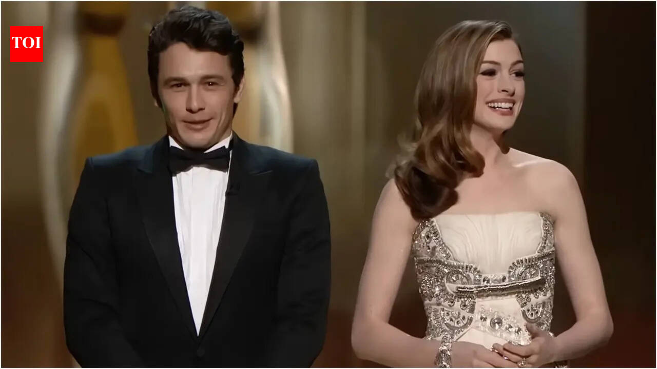 Anne Hathaway’s mother corrected her posture at Oscars 2011