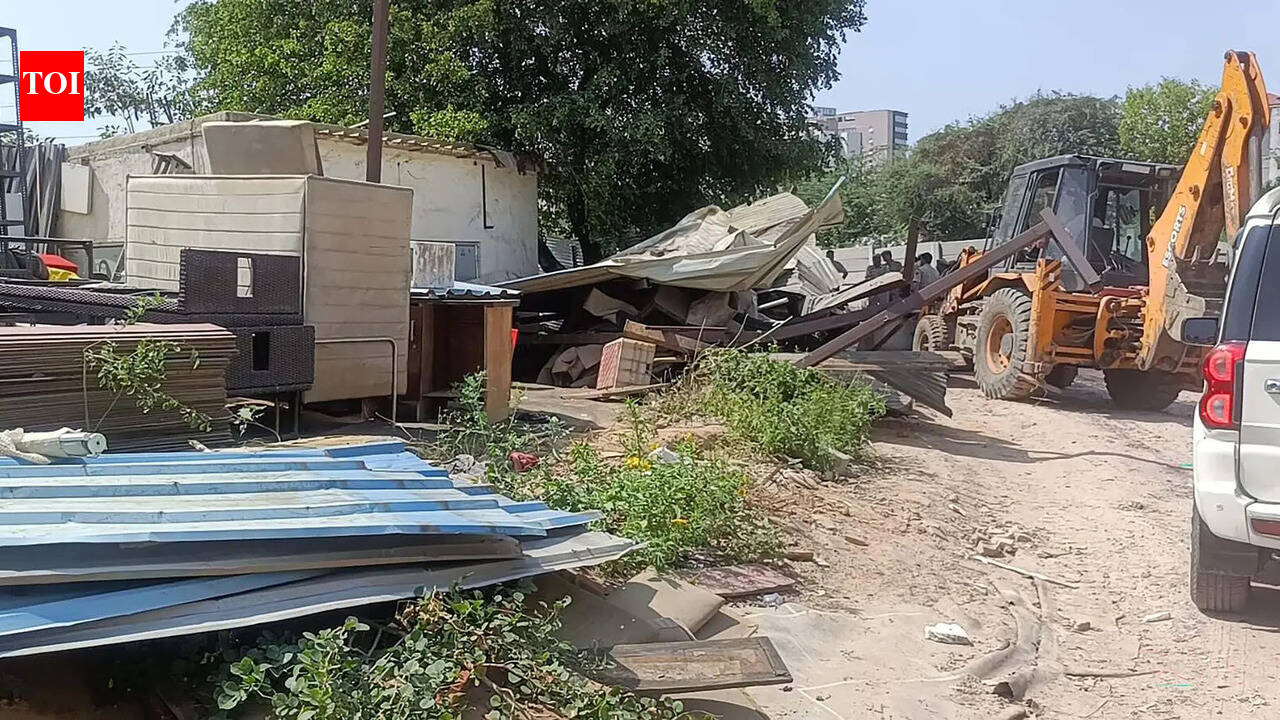 Joint op clears encroachments from govt land