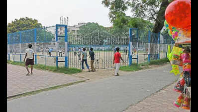 Police rescue 2-day-old left at Ladies’ Park