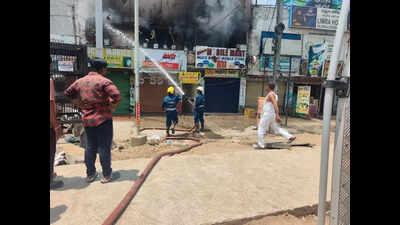 LPG cylinder blast triggers blaze at hotel in Patancheru