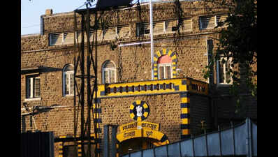 Convict serving life sentence escapes from Yerawada open prison