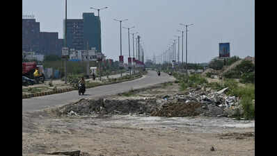 Gomti Nagar Extn residents flag pothole menace ahead of rains